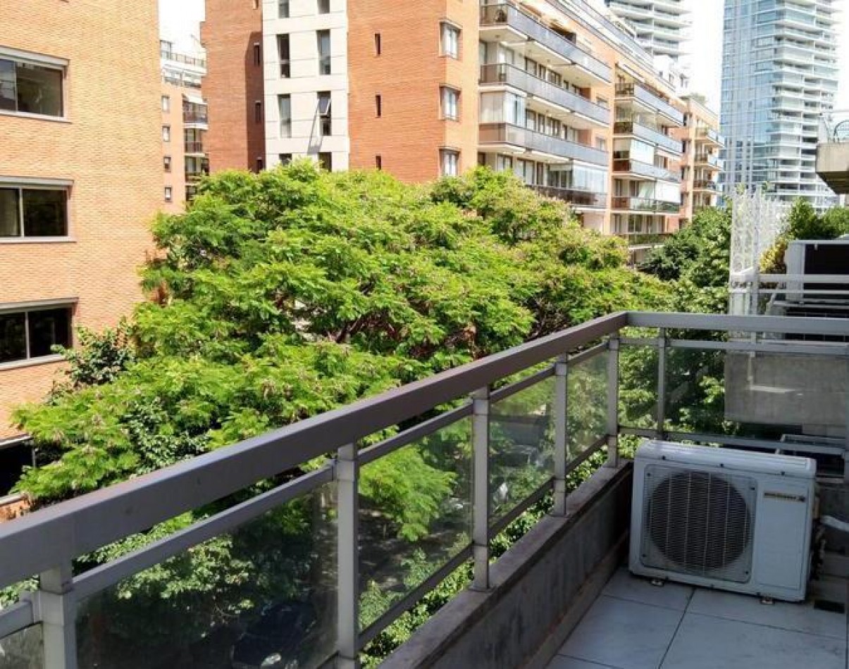 Venta hermoso Departamento con balcon Edificio Crucero Puerto Madero