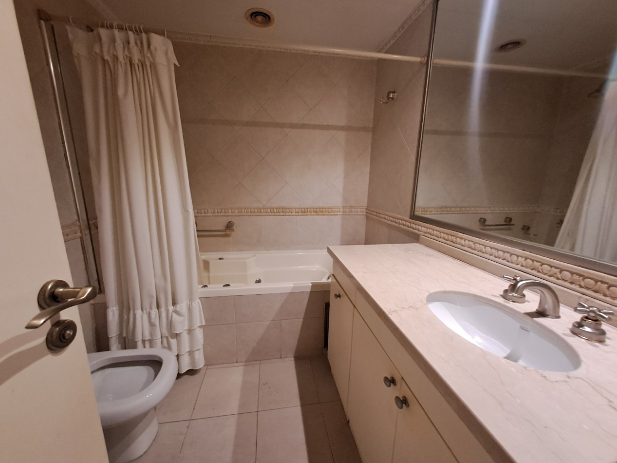 Venta Hermoso Departamento 4 Ambientes Mas 2 Cocheras Rio Plaza Puerto Madero.