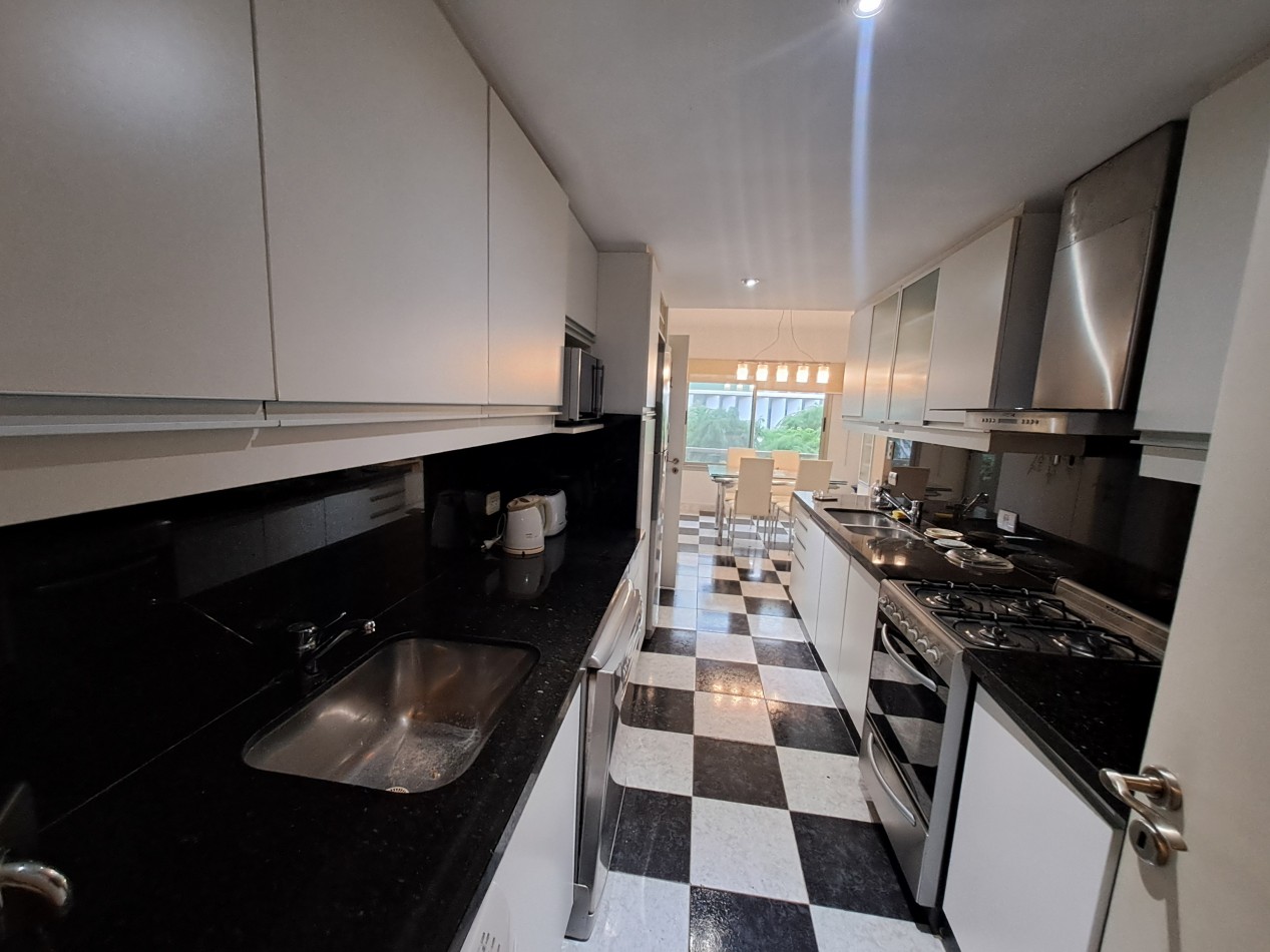 Venta Hermoso Departamento 4 Ambientes Mas 2 Cocheras Rio Plaza Puerto Madero.