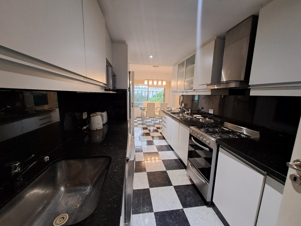 Venta Hermoso Departamento 4 Ambientes Mas 2 Cocheras Rio Plaza Puerto Madero.