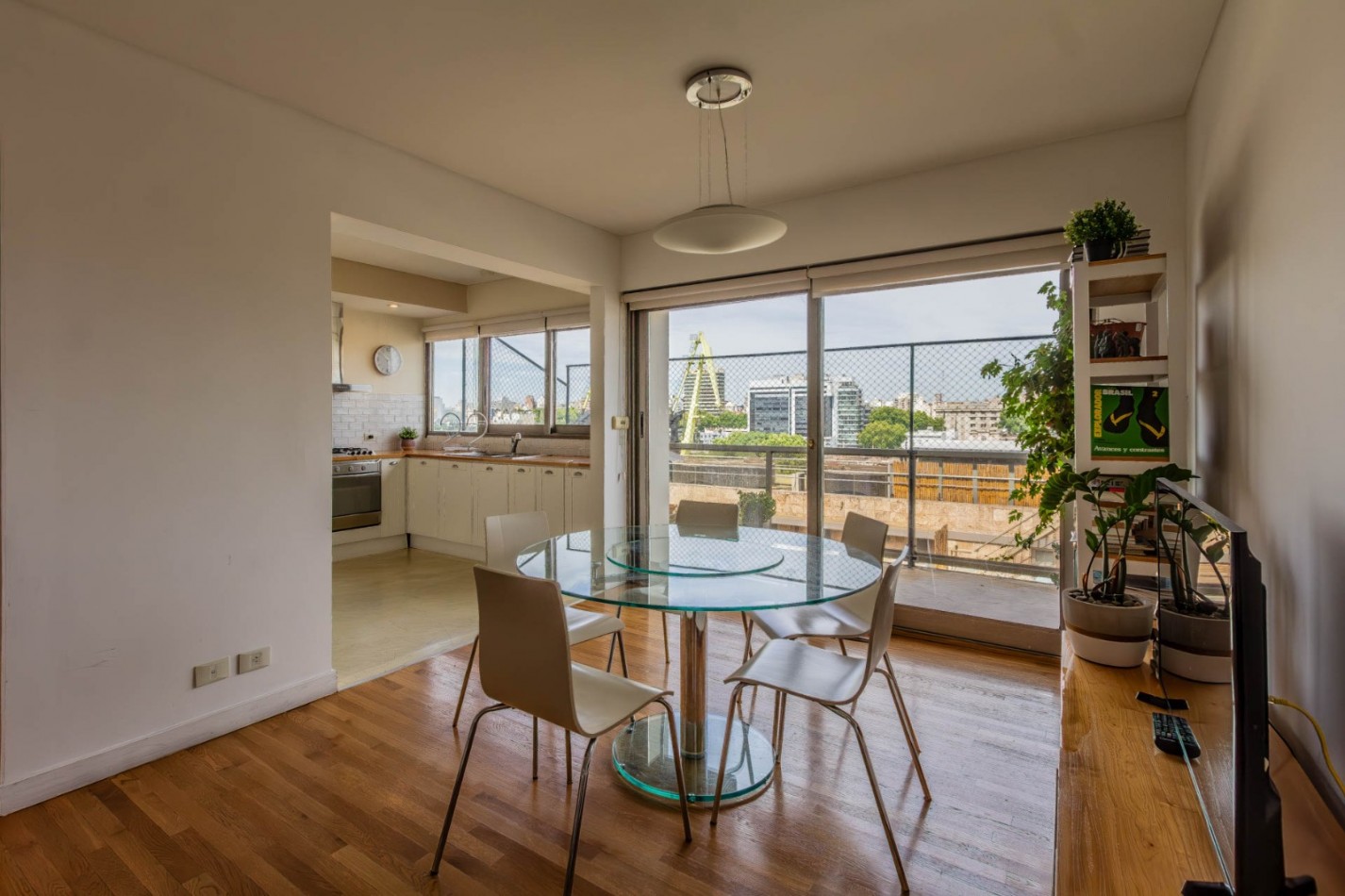 Venta Hermoso Departamento 3 Ambientes Vista Al Dique , Edificio Brisas Puerto Madero