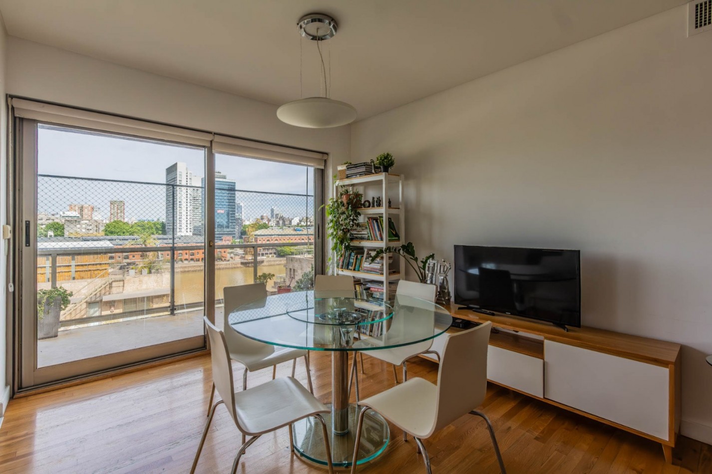 Venta Hermoso Departamento 3 Ambientes Vista Al Dique , Edificio Brisas Puerto Madero