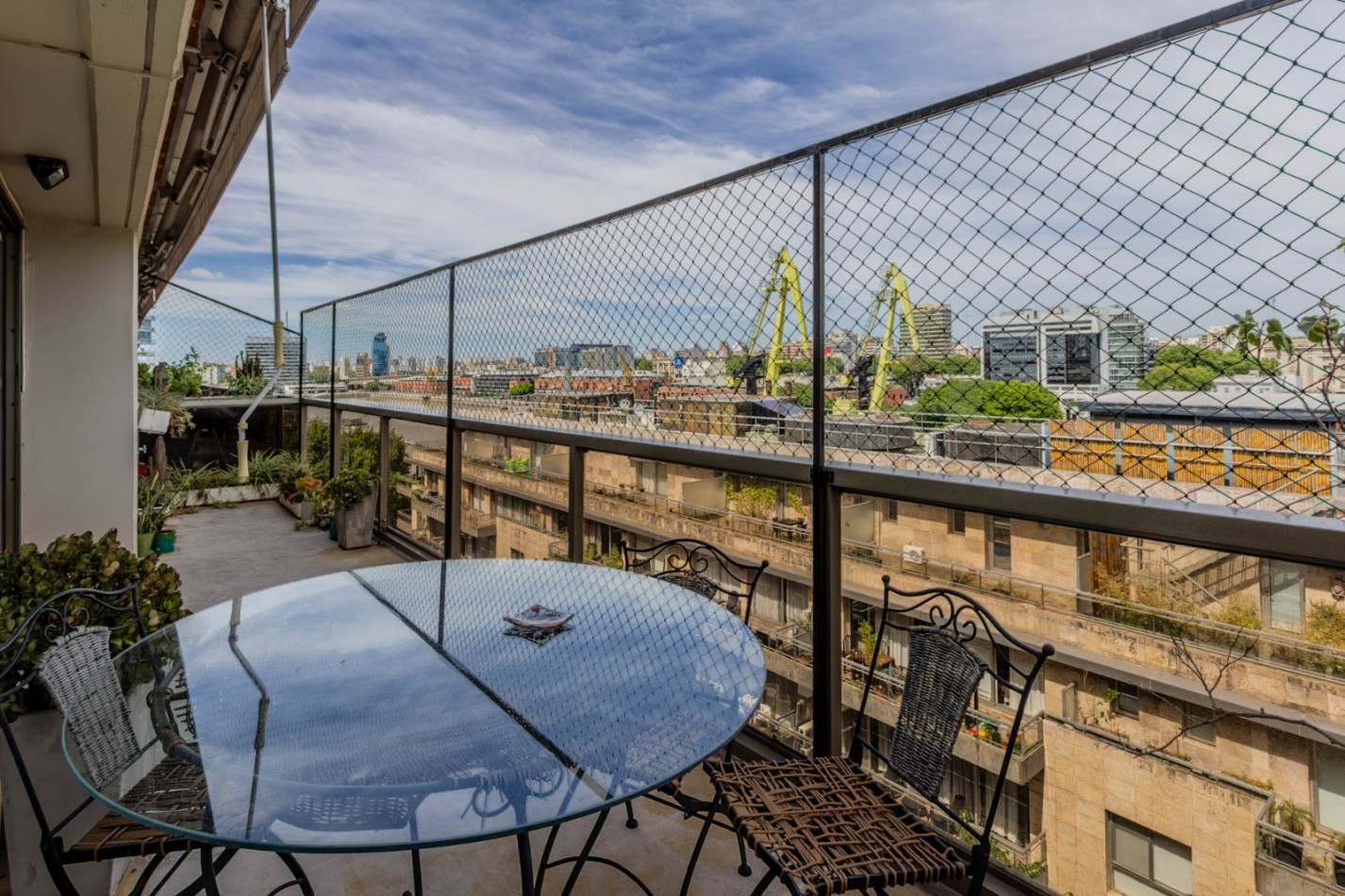 Venta Hermoso Departamento 3 Ambientes Vista Al Dique , Edificio Brisas Puerto Madero
