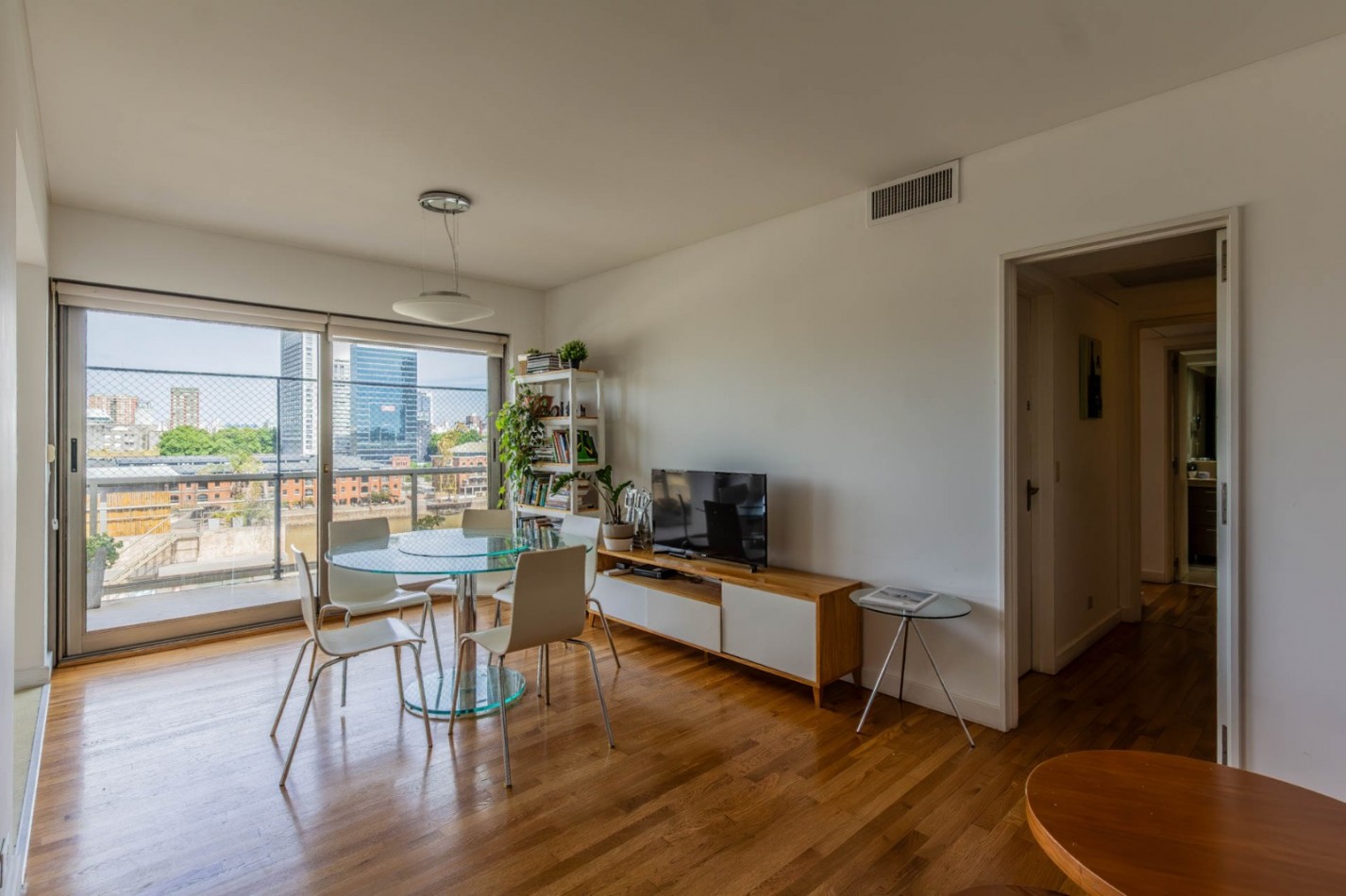 Venta Hermoso Departamento 3 Ambientes Vista Al Dique , Edificio Brisas Puerto Madero