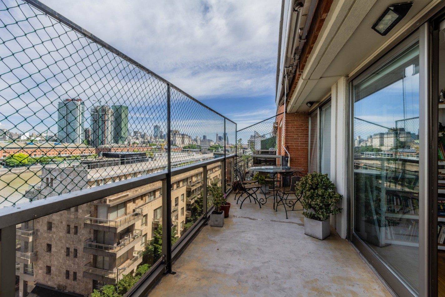 Venta Hermoso Departamento 3 Ambientes Vista Al Dique , Edificio Brisas Puerto Madero